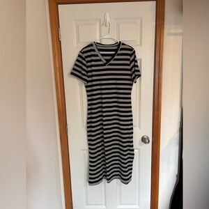 Black and grey dropped v neck maxi dress